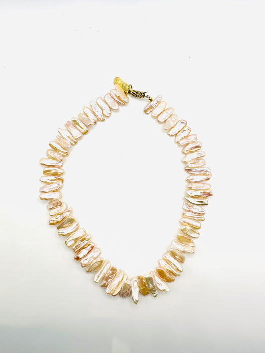Anok pearl necklace